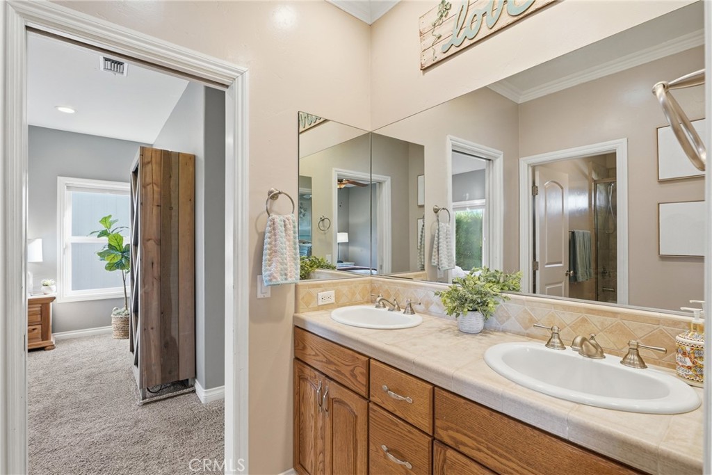 220 Cook Ct, Templeton, CA 93465