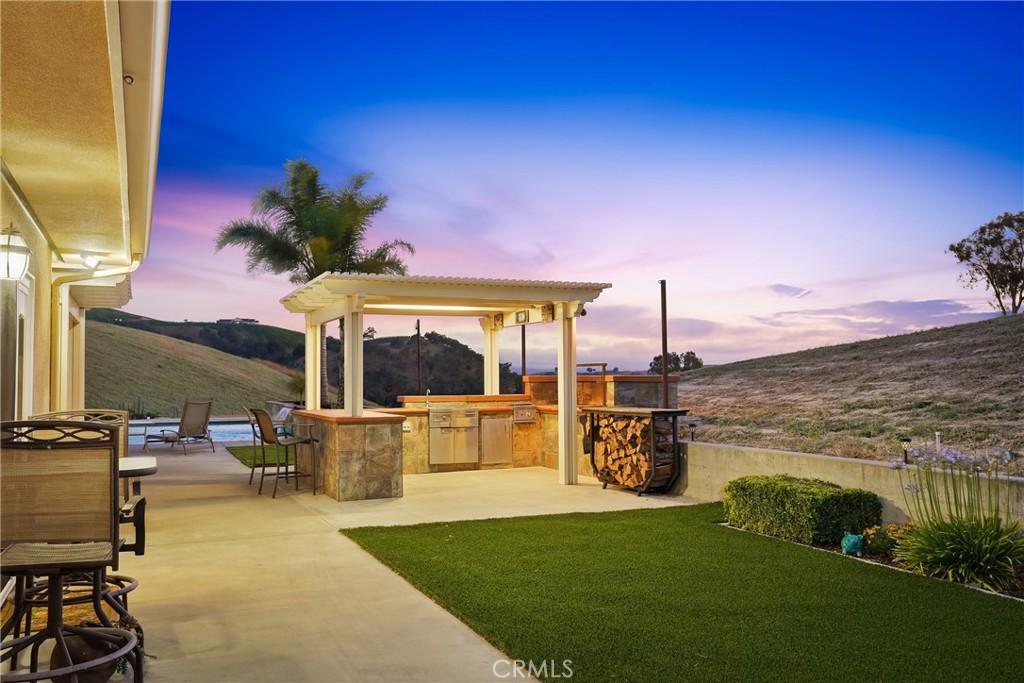 220 Cook Ct, Templeton, CA 93465