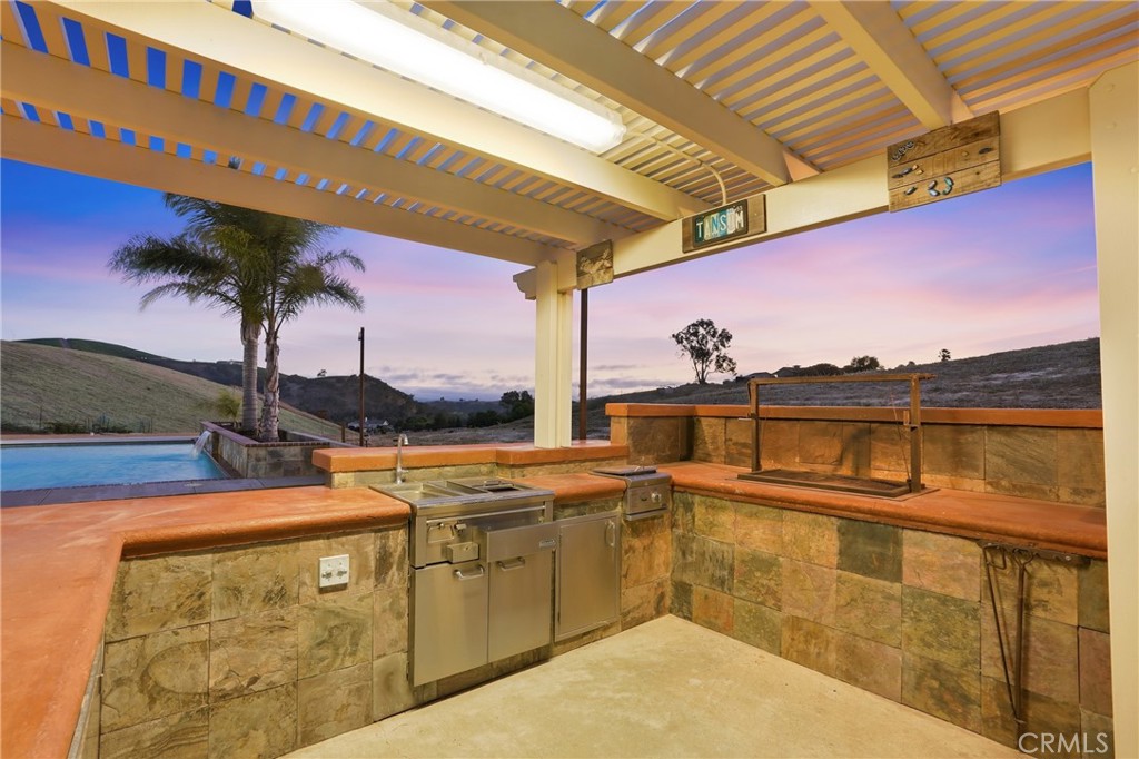 220 Cook Ct, Templeton, CA 93465