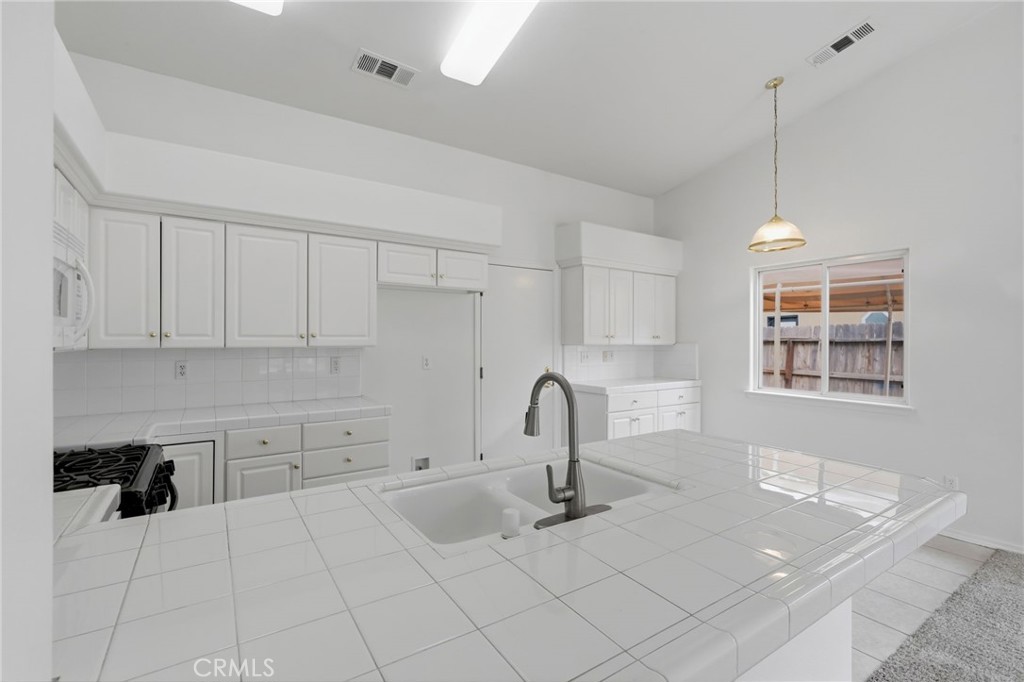 4106 E Westcott, Visalia, CA 93292