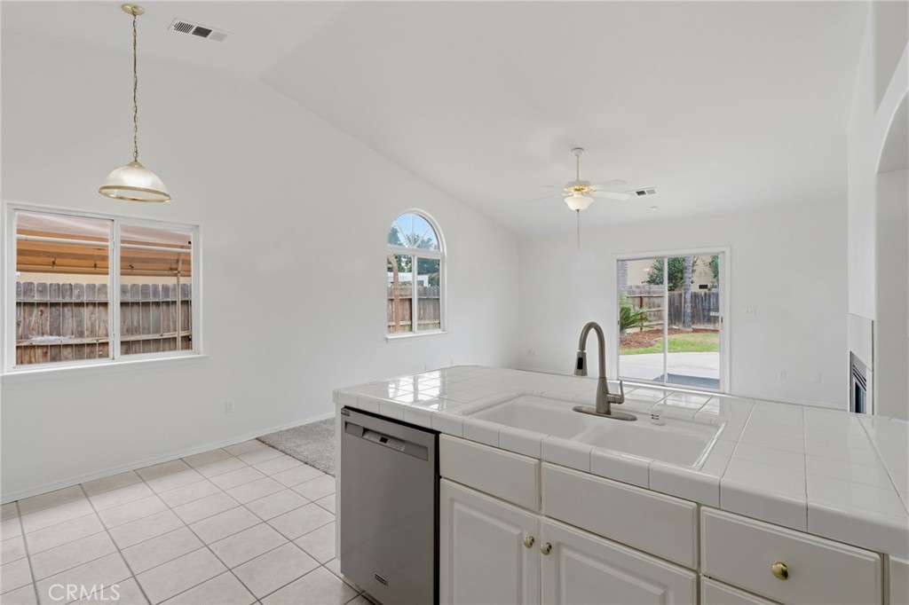 4106 E Westcott, Visalia, CA 93292