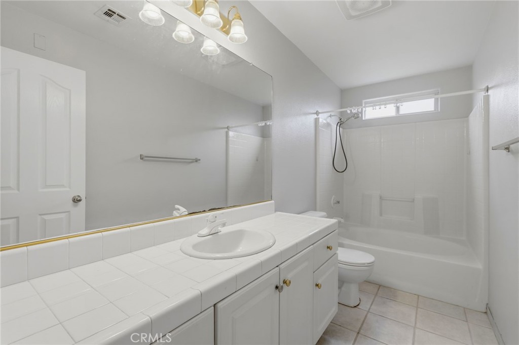 4106 E Westcott, Visalia, CA 93292