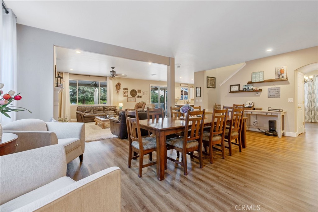 3440 W Newton Ct, Visalia, CA 93291