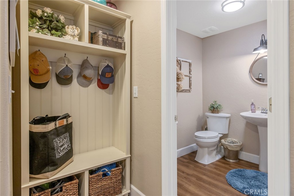 3440 W Newton Ct, Visalia, CA 93291