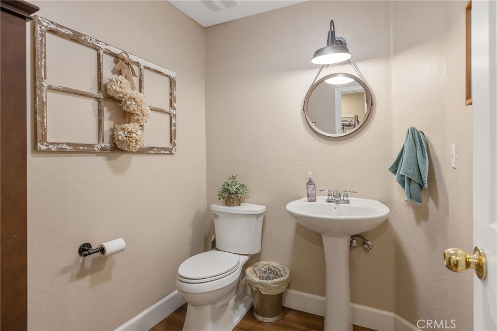 3440 W Newton Ct, Visalia, CA 93291