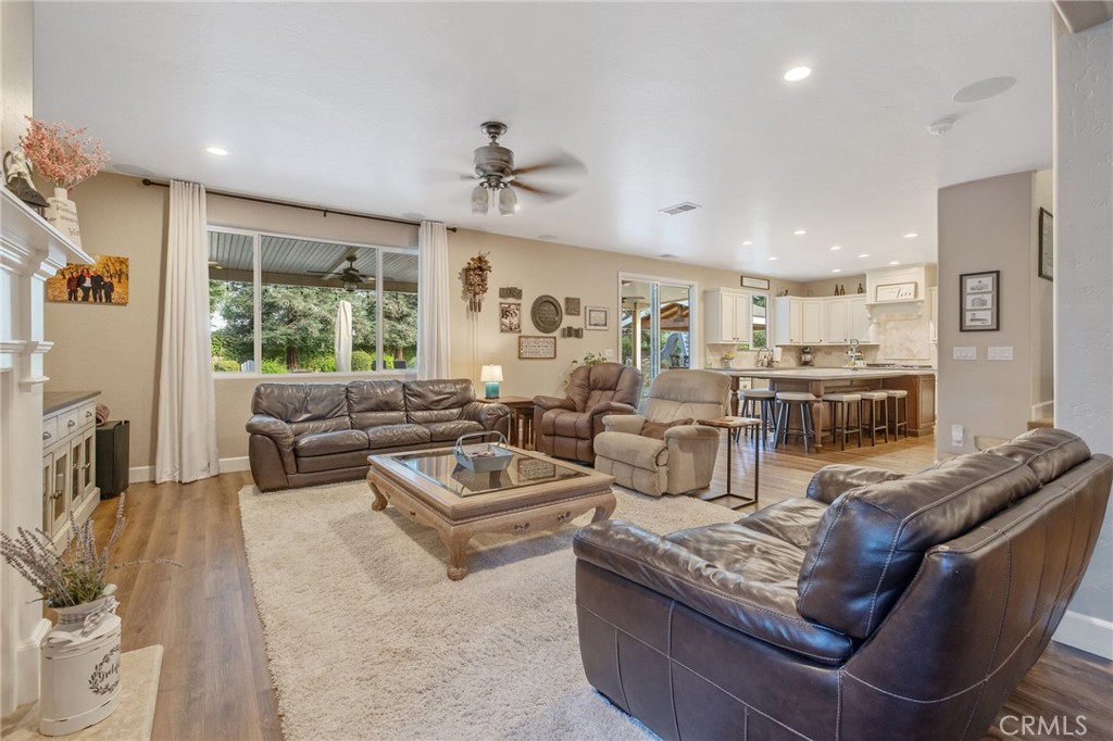 3440 W Newton Ct, Visalia, CA 93291