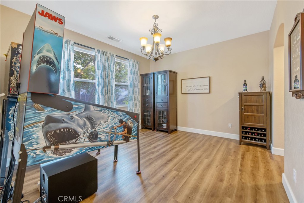 3440 W Newton Ct, Visalia, CA 93291