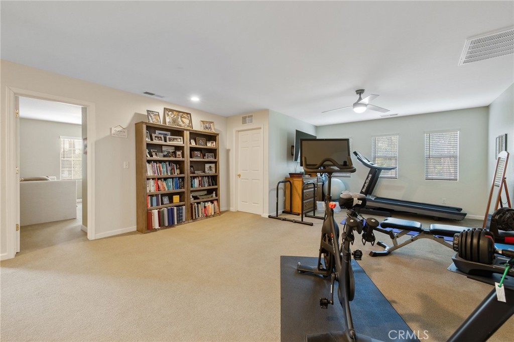 3440 W Newton Ct, Visalia, CA 93291