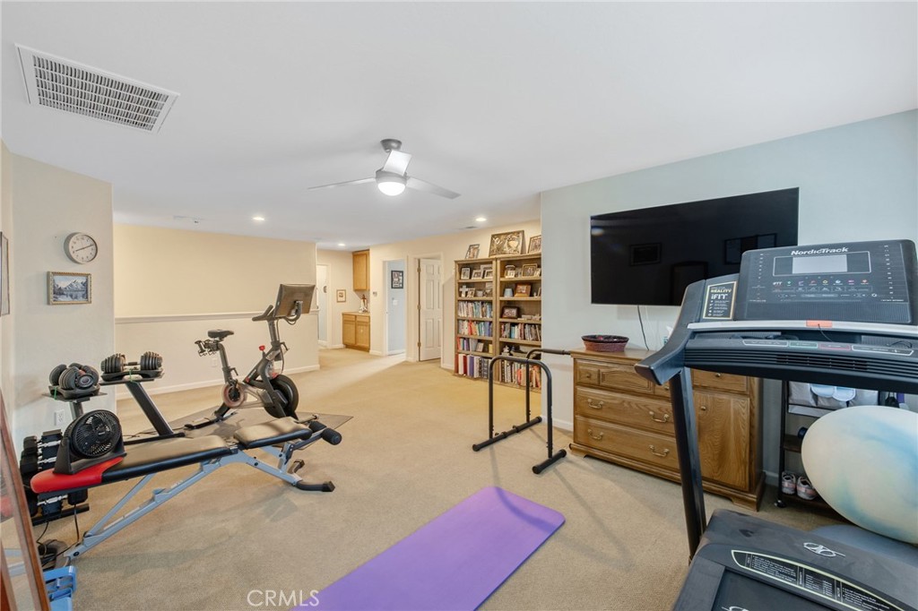 3440 W Newton Ct, Visalia, CA 93291