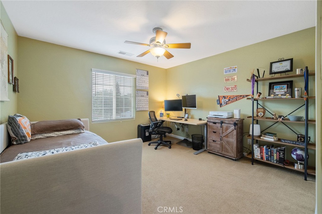 3440 W Newton Ct, Visalia, CA 93291