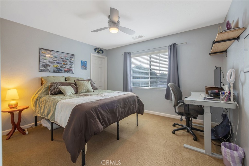 3440 W Newton Ct, Visalia, CA 93291