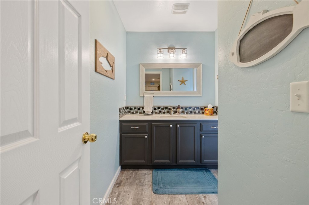 3440 W Newton Ct, Visalia, CA 93291