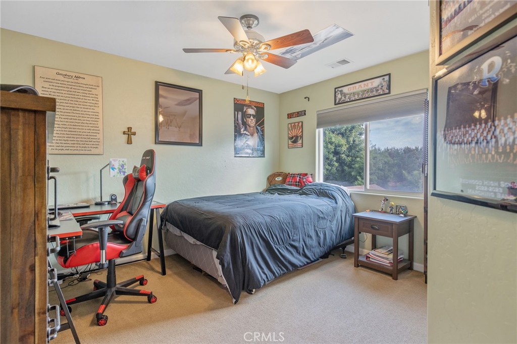 3440 W Newton Ct, Visalia, CA 93291