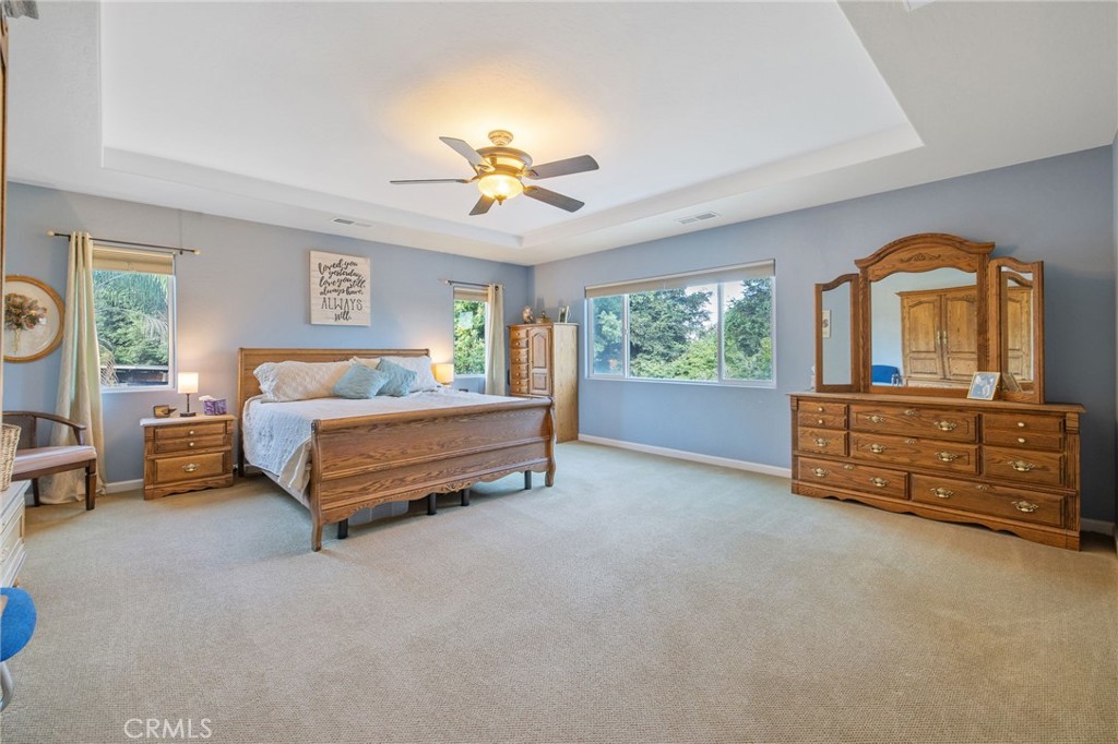 3440 W Newton Ct, Visalia, CA 93291