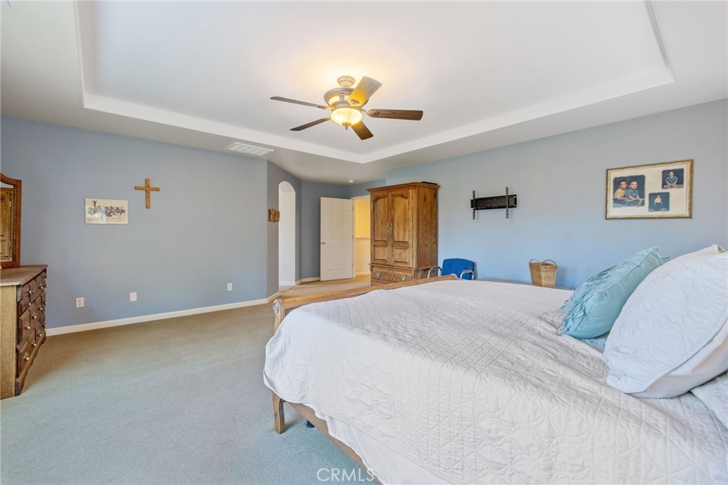 3440 W Newton Ct, Visalia, CA 93291
