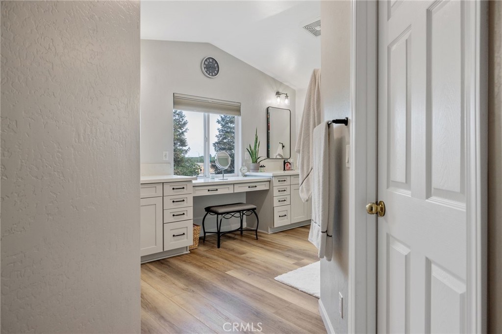 3440 W Newton Ct, Visalia, CA 93291