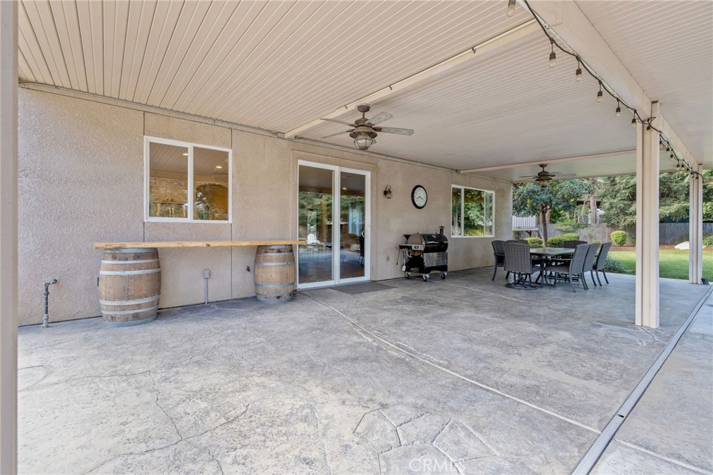 3440 W Newton Ct, Visalia, CA 93291