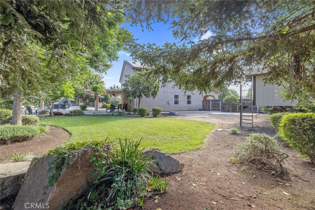 3440 W Newton Ct, Visalia, CA 93291