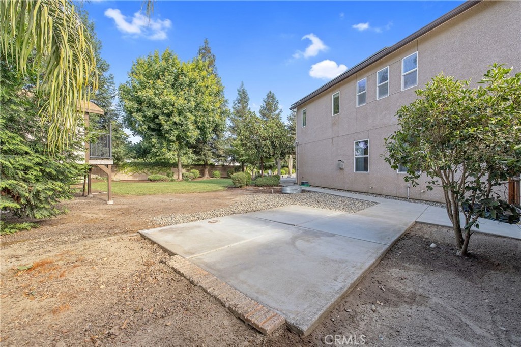 3440 W Newton Ct, Visalia, CA 93291