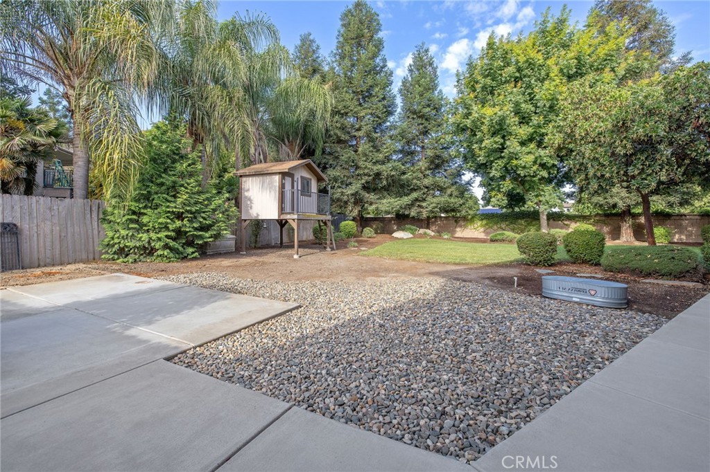 3440 W Newton Ct, Visalia, CA 93291