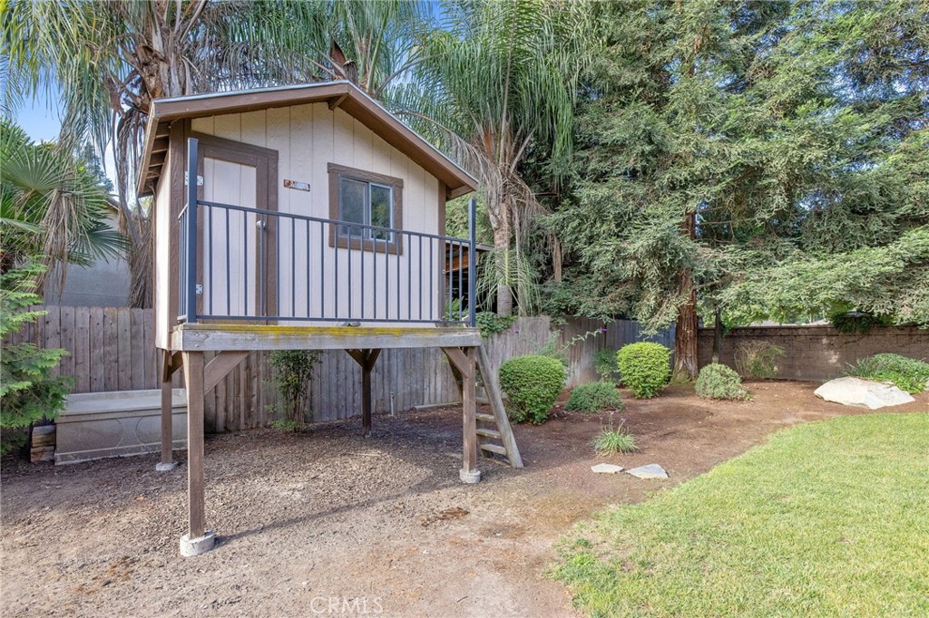 3440 W Newton Ct, Visalia, CA 93291
