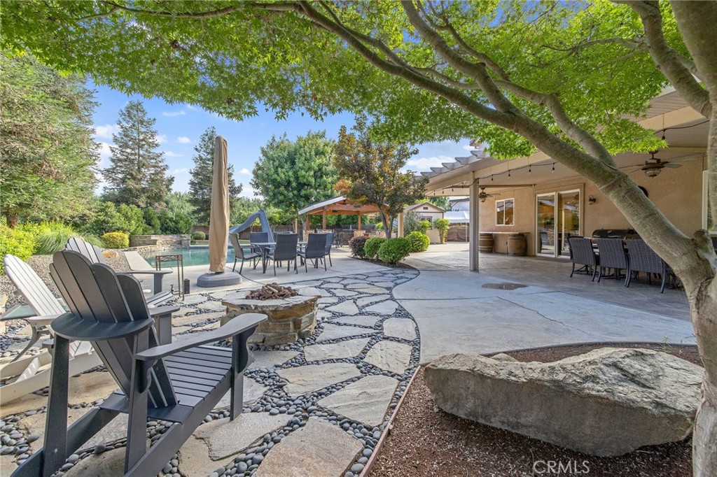 3440 W Newton Ct, Visalia, CA 93291