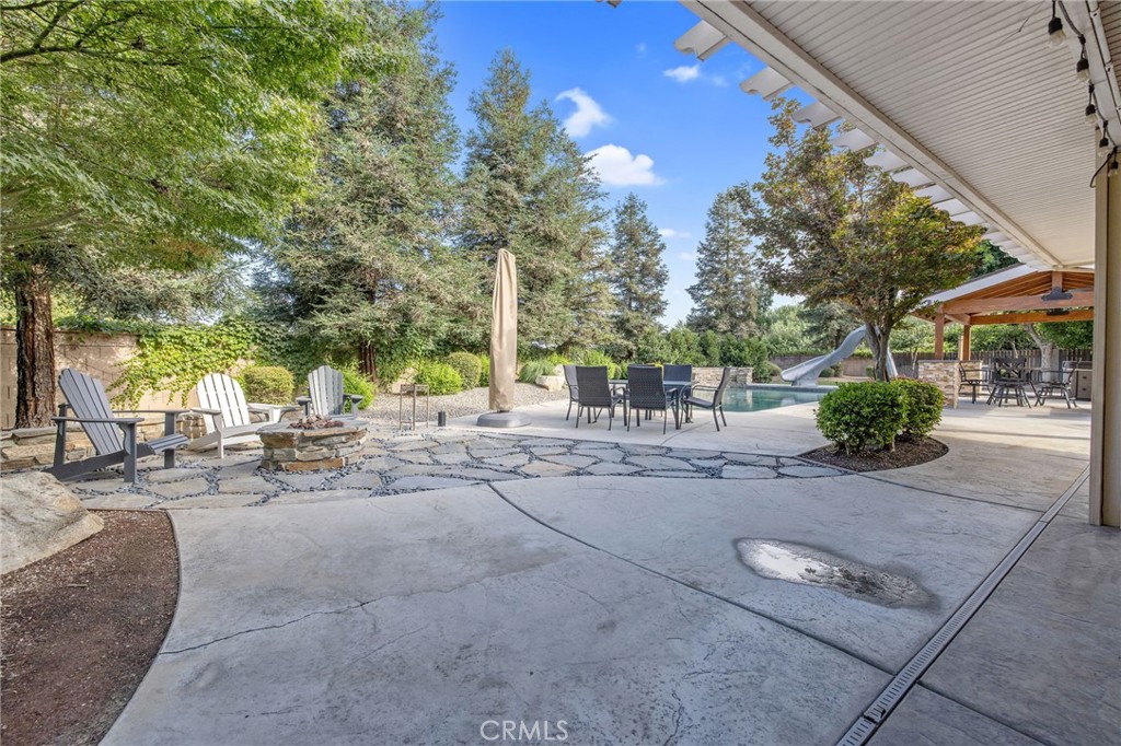 3440 W Newton Ct, Visalia, CA 93291