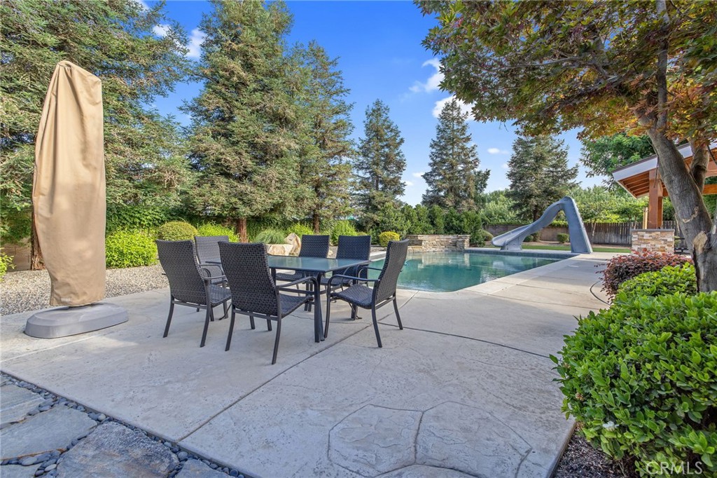 3440 W Newton Ct, Visalia, CA 93291