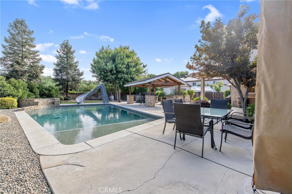 3440 W Newton Ct, Visalia, CA 93291