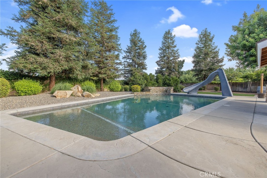 3440 W Newton Ct, Visalia, CA 93291