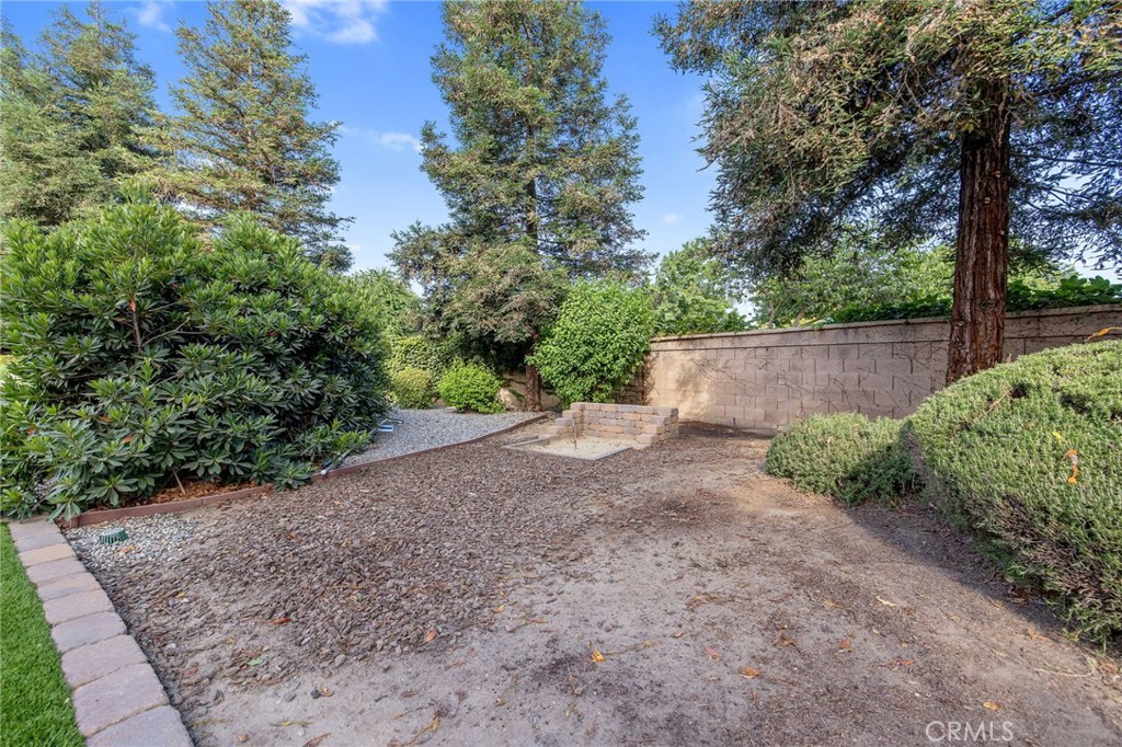 3440 W Newton Ct, Visalia, CA 93291