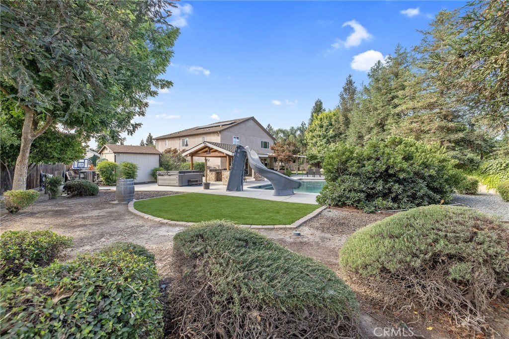3440 W Newton Ct, Visalia, CA 93291