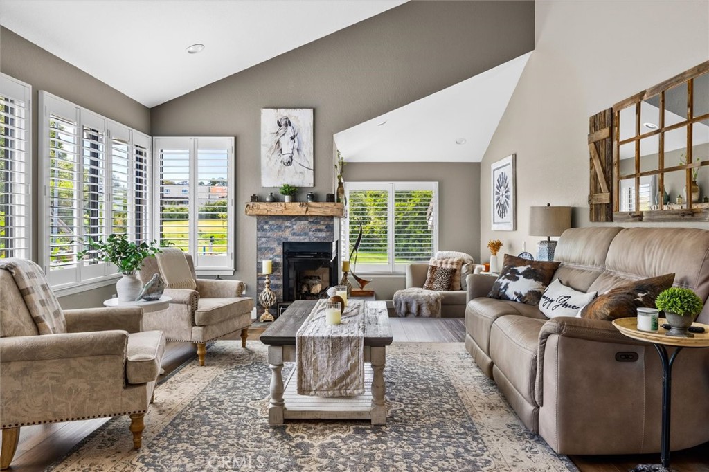 960 San Adriano Ct, San Luis Obispo, CA 93405