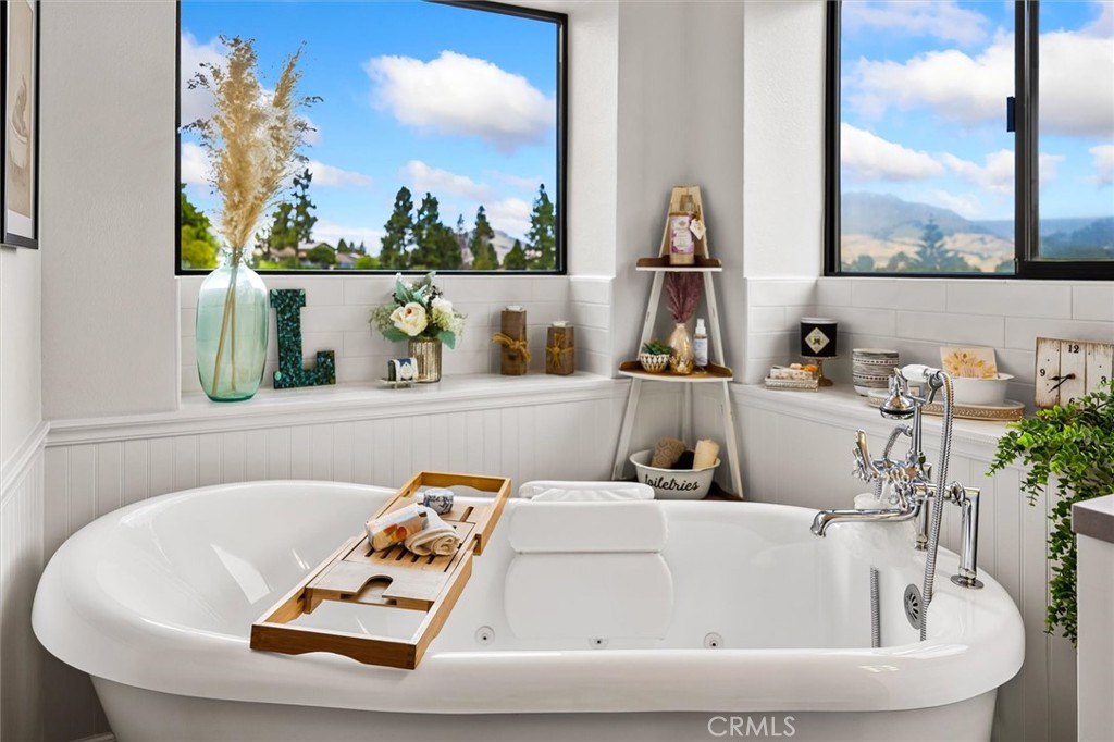 960 San Adriano Ct, San Luis Obispo, CA 93405