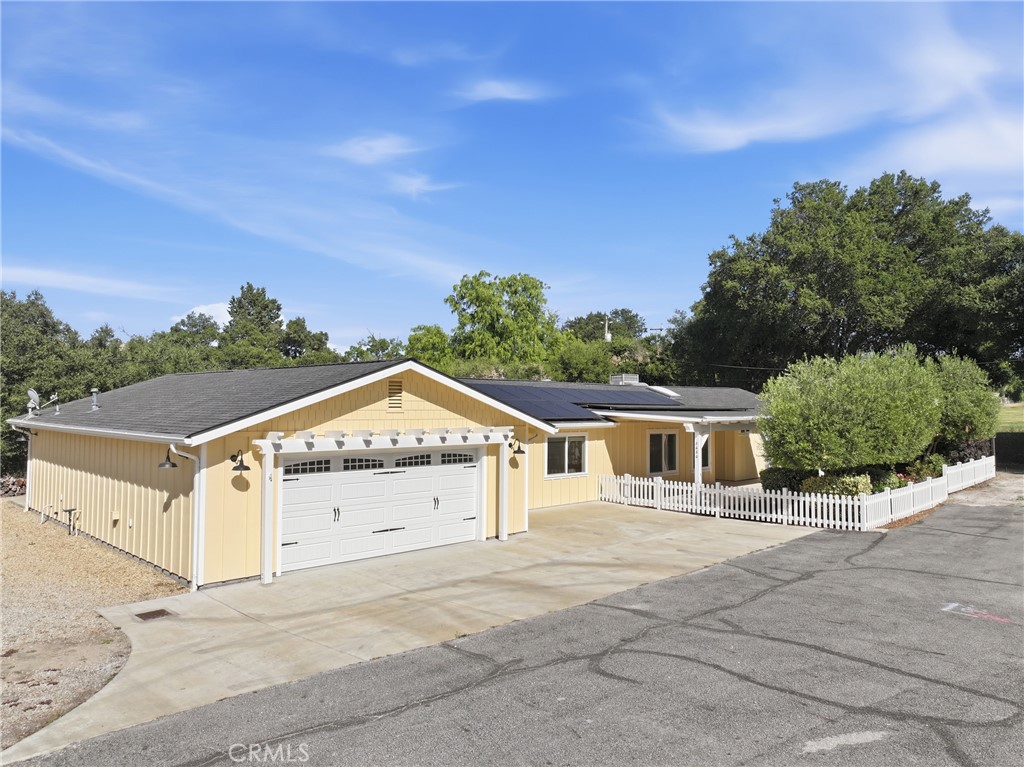 8680 Portola Road, Atascadero, CA 93422
