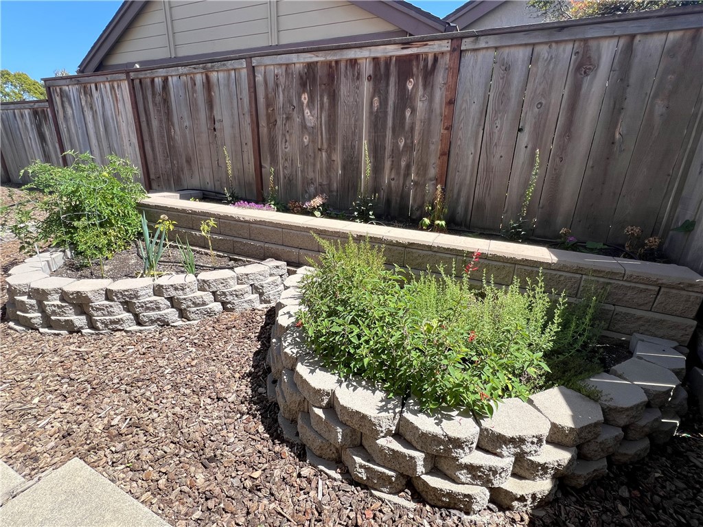 833 Escuela Court, San Luis Obispo, CA 93405