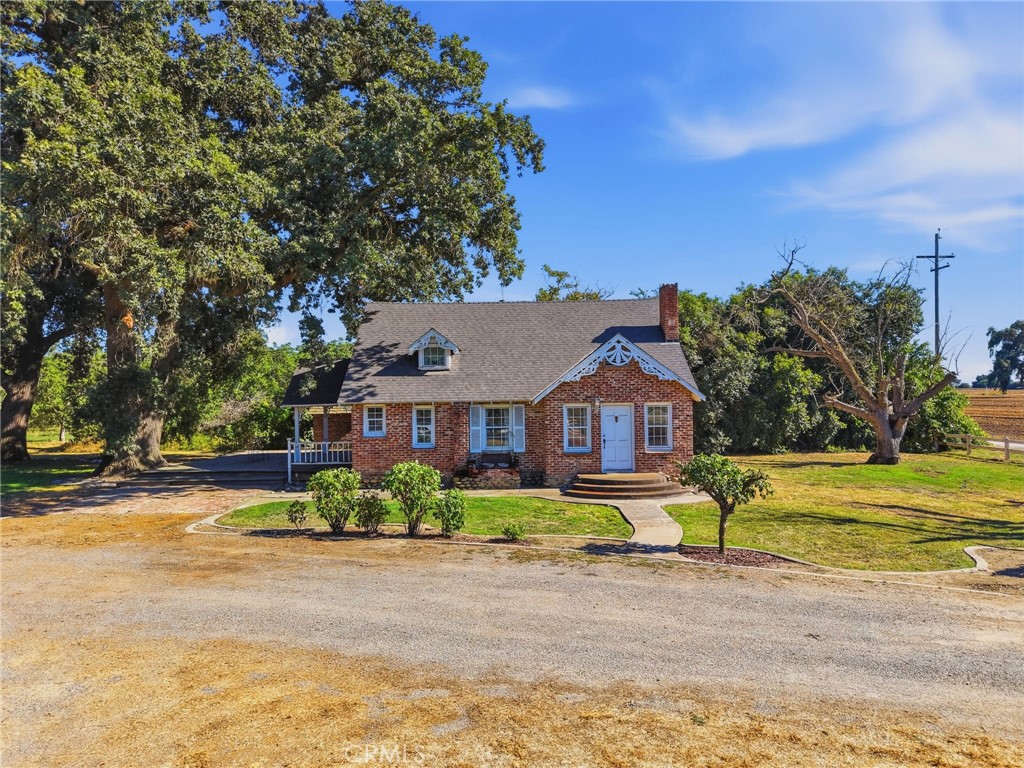 21530 Tiburico Ave, Laton, CA 93242