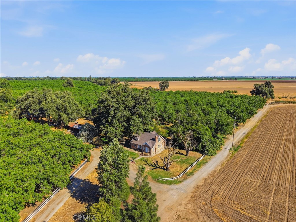 21530 Tiburico Ave, Laton, CA 93242