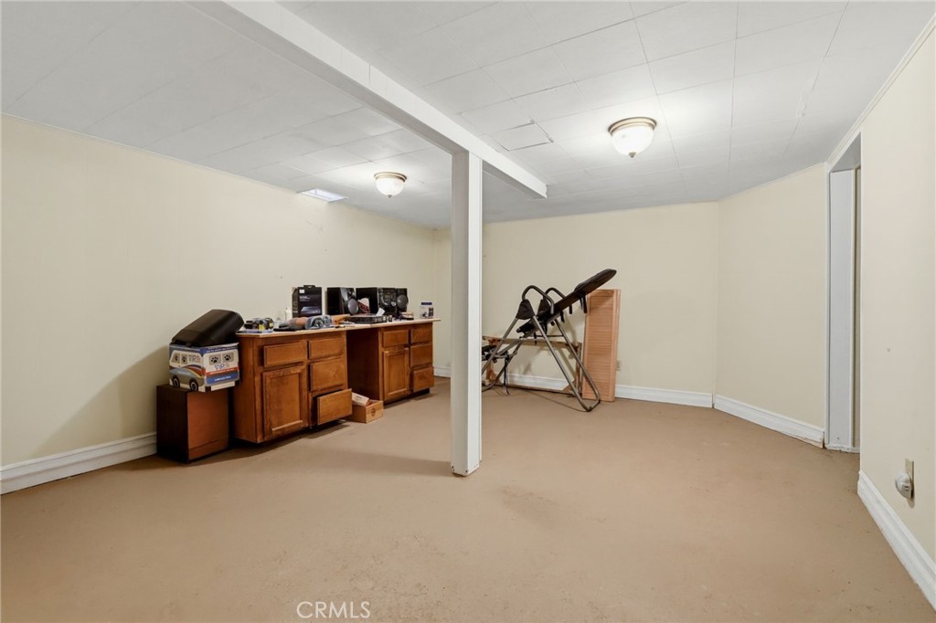 21530 Tiburico Ave, Laton, CA 93242