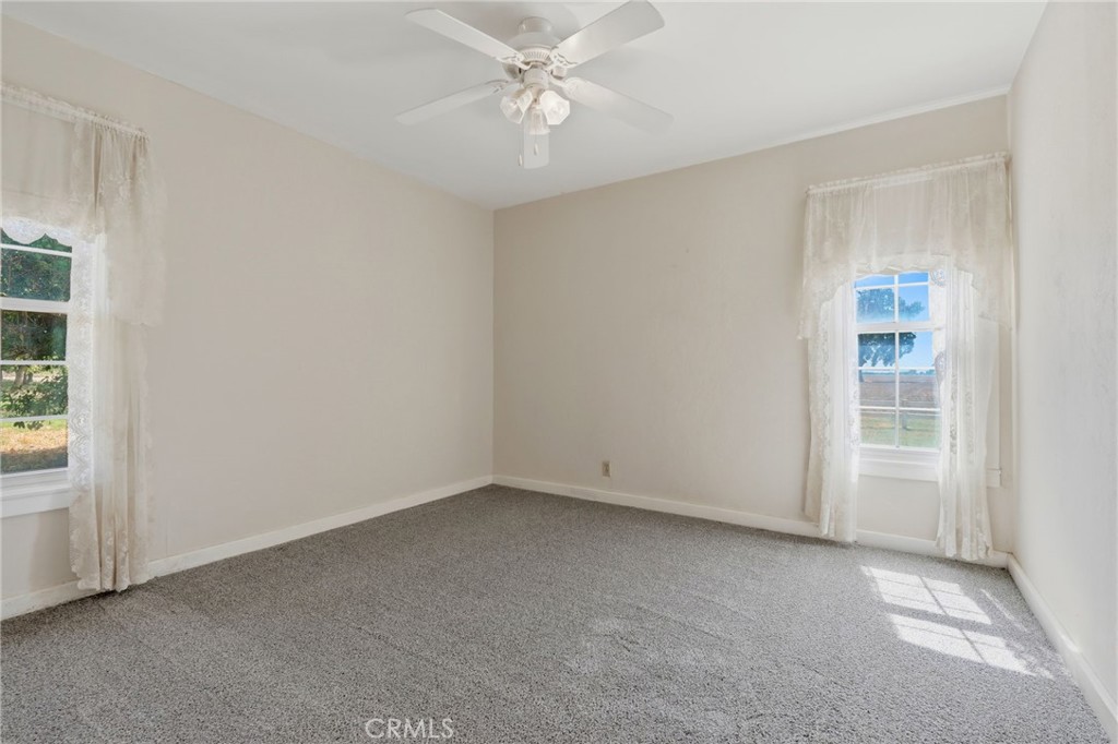 21530 Tiburico Ave, Laton, CA 93242