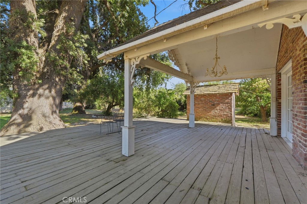 21530 Tiburico Ave, Laton, CA 93242