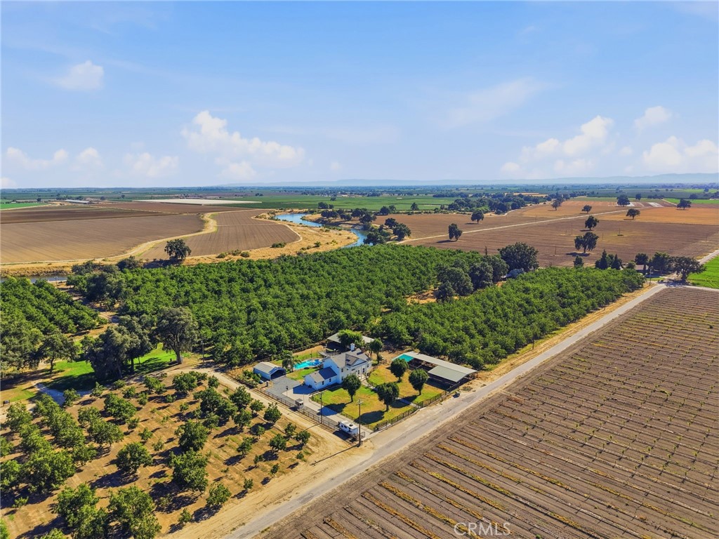 21530 Tiburico Ave, Laton, CA 93242