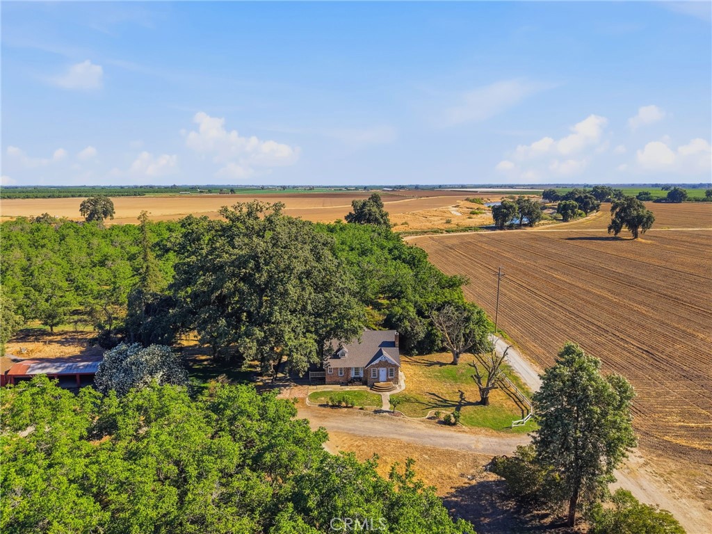 21530 Tiburico Avenue, Laton, CA 93242