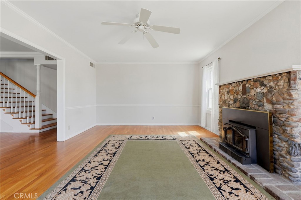 21530 Tiburico Avenue, Laton, CA 93242
