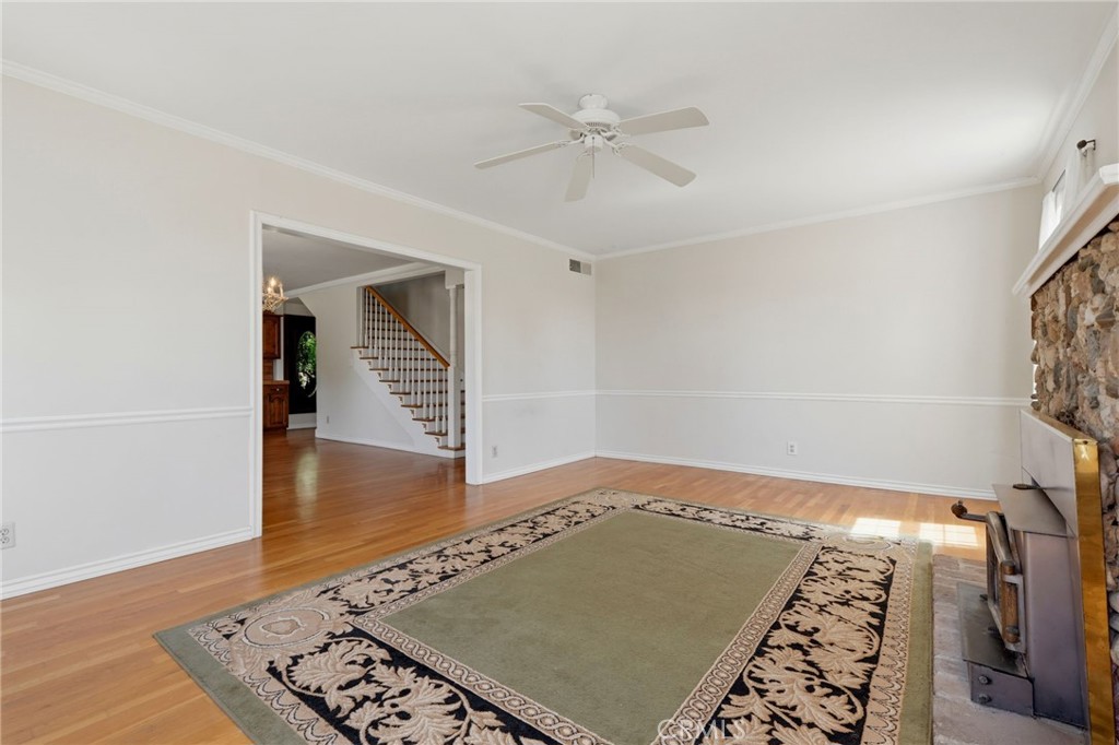 21530 Tiburico Avenue, Laton, CA 93242