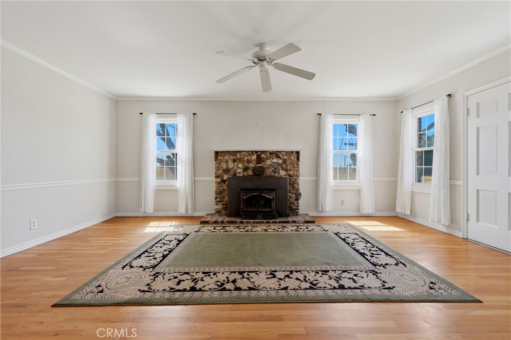 21530 Tiburico Avenue, Laton, CA 93242