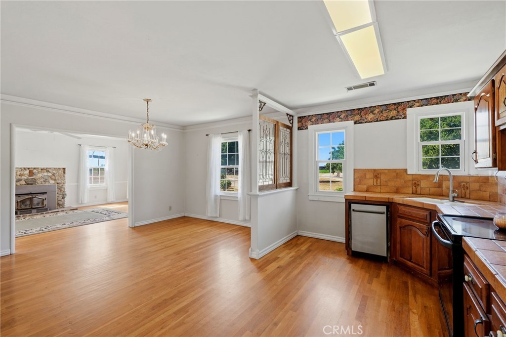 21530 Tiburico Avenue, Laton, CA 93242