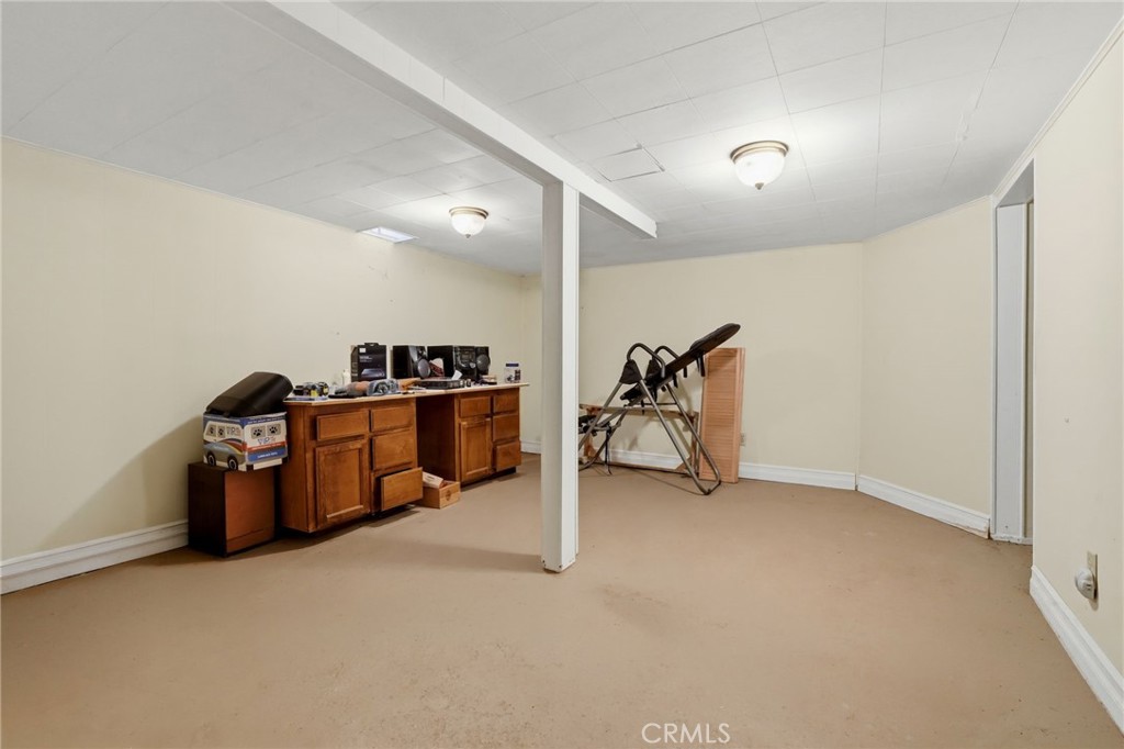21530 Tiburico Avenue, Laton, CA 93242