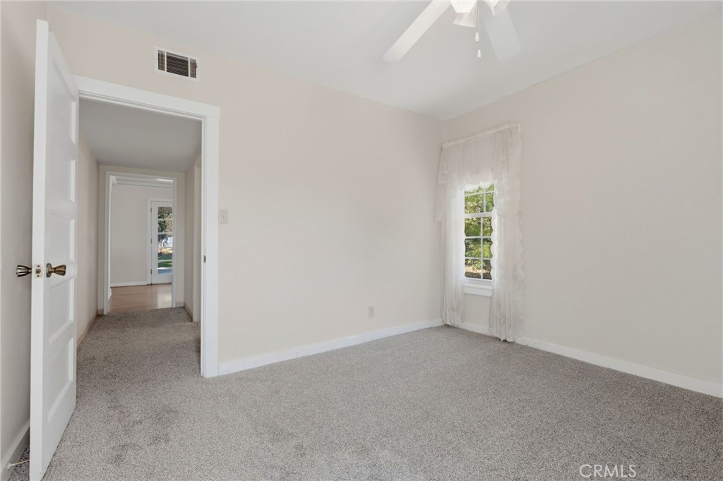 21530 Tiburico Avenue, Laton, CA 93242