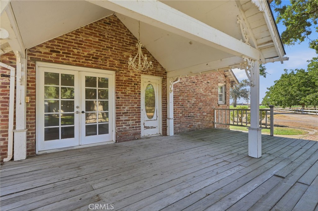 21530 Tiburico Avenue, Laton, CA 93242